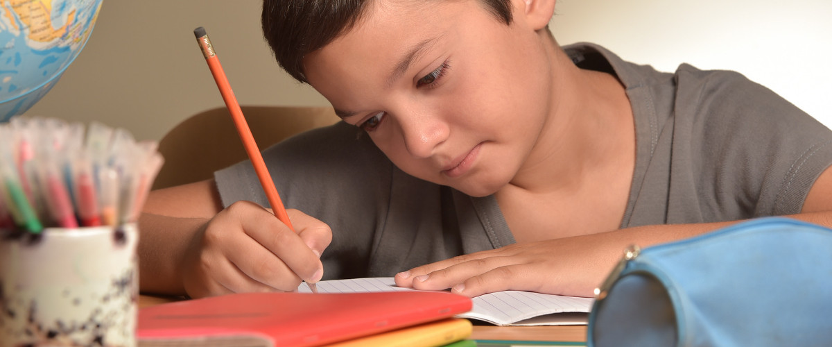 Чому у дитини поганий почерк? Поради щодо покращення
