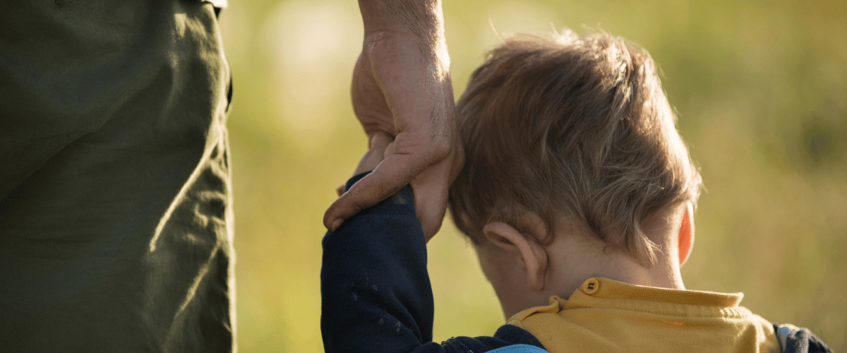 Життя без батька: який вплив має на дітей?